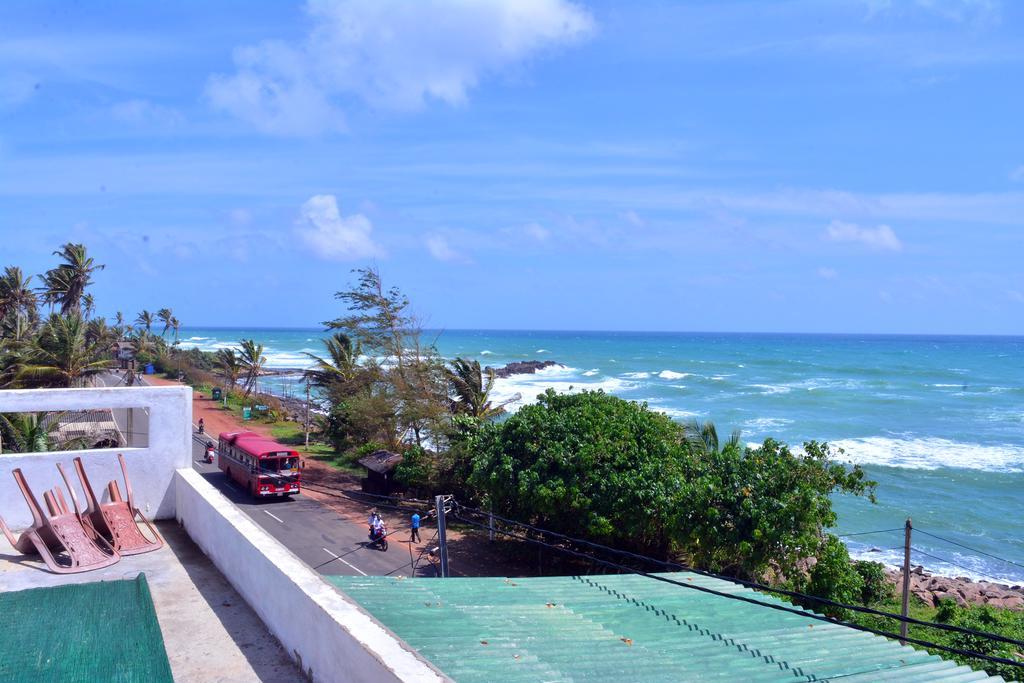 Cheeky Monkey Surf Camp Hotel Weligama Exterior photo